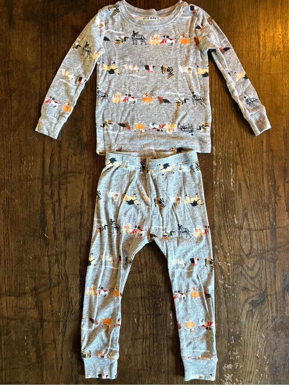 Old Navy Gray Halloween Pups 2-piece PJ’s - 3T